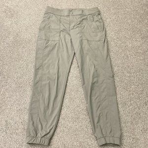 Athleta Trekkie Jogger 2.0 Pants Hiking Light Gray Size 8